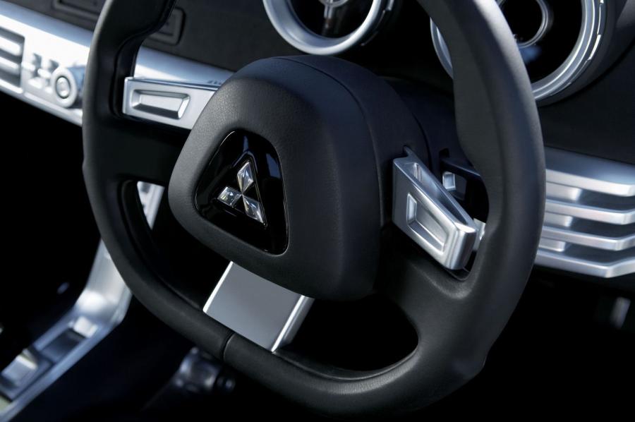  Mitsubishi Concept-X 2005 года  (фото 69 из 75)